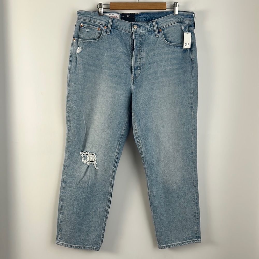 NWT Gap cheeky straight high rise light blue slightly distressed jeans Size 34